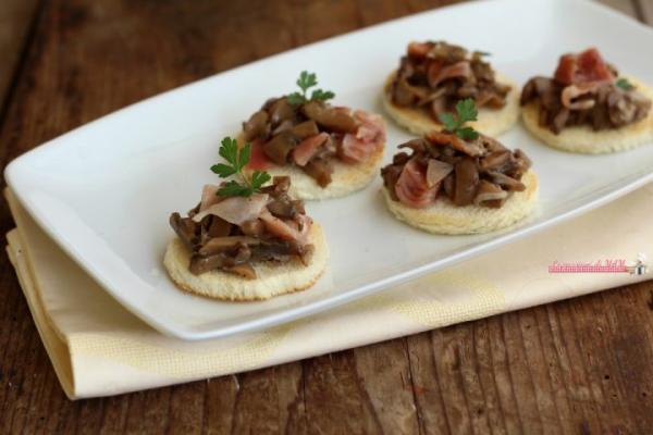 Raw Ham and Mushrooms Crostini