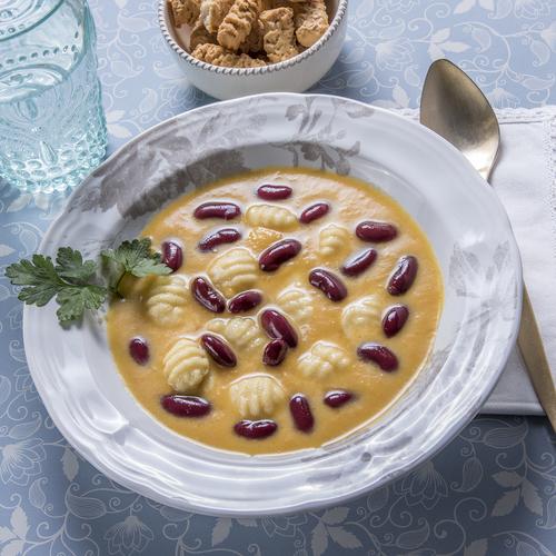 Gnocchi con crema di zucca e fagioli rossi