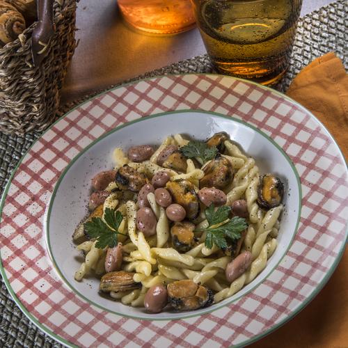 Pasta con fagioli e cozze